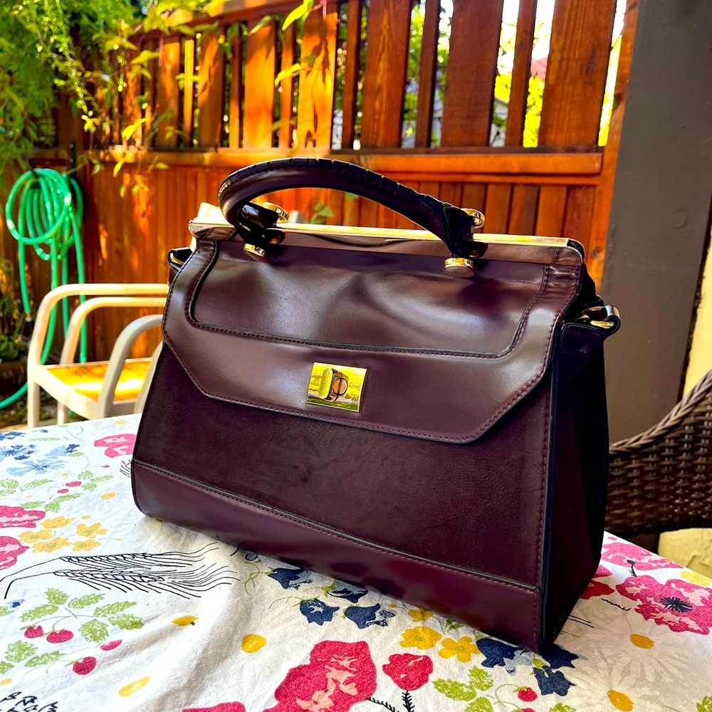 Cute handbag, Bordeaux color.